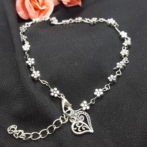 💥 SALE!!!💥 NWOT tags gorgeous flower anklet